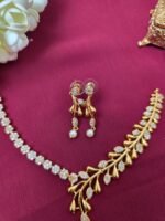 The Gilded Flora Necklace Set - Image 4