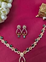 Emerald Elegance Matte Gold Necklace  Set - Image 2